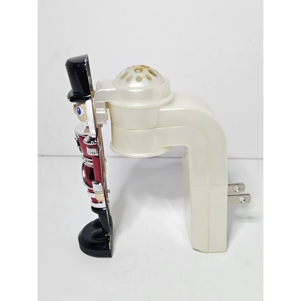 Bath Body Works Christmas Nutcracker Wallflowers Fragrance Plug Toy Soldier